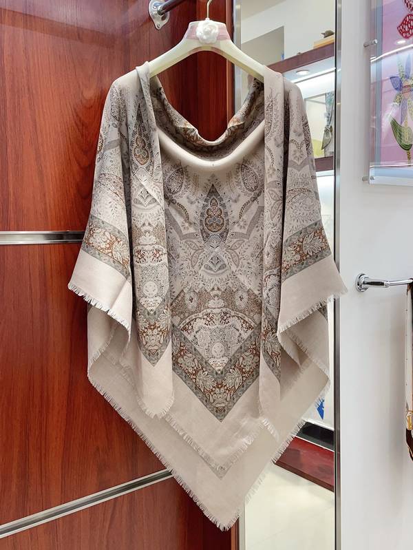 Loro Piana Scarf LPC00062 Loro Piana Scarf LPC00062